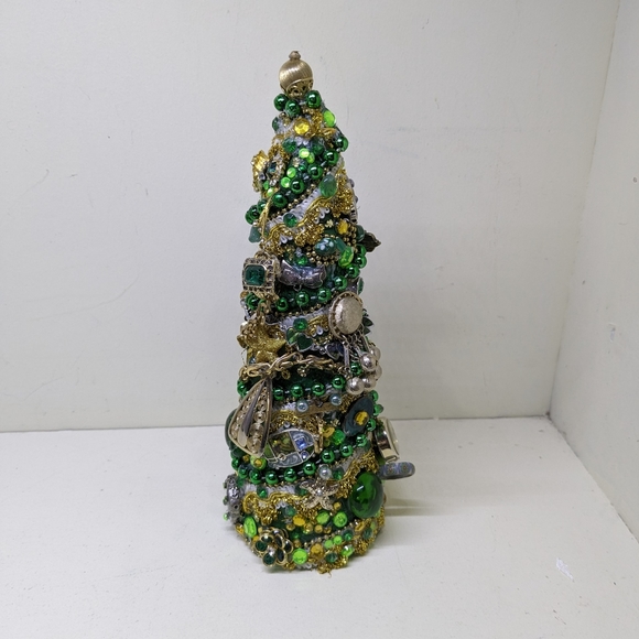 Green and gold. Handmade costume Jewelry tree. Gift, holiday, decor, birthday. - Picture 4 of 6